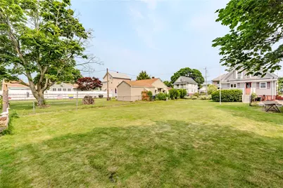 339 Beverage Hill Avenue, Pawtucket, RI 02861 - Photo 45