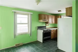 71 Birchland Ave, Pawtucket, RI 02860 - Photo 9