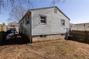 71 Birchland Ave, Pawtucket, RI 02860 - Photo 5