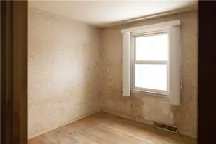 71 Birchland Ave, Pawtucket, RI 02860 - Photo 13