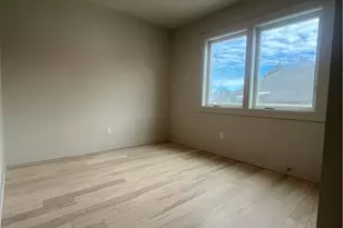 152 Colonial Rd, Providence, RI 02906 - Photo 29