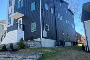 152 Colonial Rd, Providence, RI 02906 - Photo 5