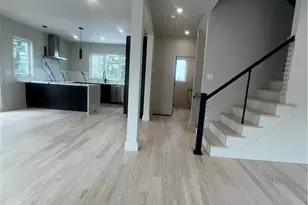 152 Colonial Rd, Providence, RI 02906 - Photo 23