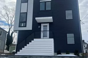 152 Colonial Rd, Providence, RI 02906 - Photo 3