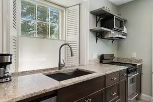 77 Coggeshall Ave, Newport, RI 02840 - Photo 7