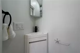 18 Sunset Ln, Portsmouth, RI 02871 - Photo 31