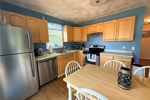 60 Madison Ave, Portsmouth, RI 02872 - Photo 5