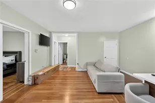 556 Admiral St, Providence, RI 02908 - Photo 3