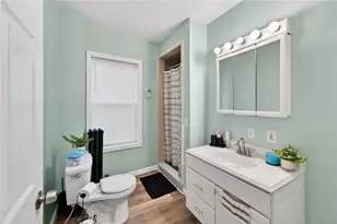 556 Admiral St, Providence, RI 02908 - Photo 9