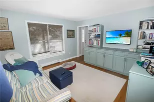 641 Middle Rd, Portsmouth, RI 02871 - Photo 9