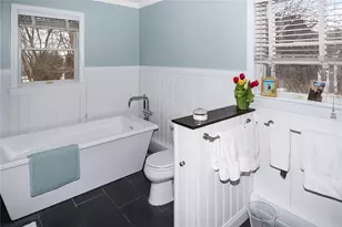 641 Middle Rd, Portsmouth, RI 02871 - Photo 13