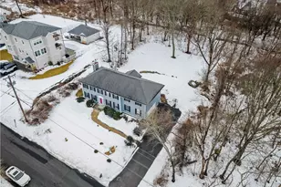 32 Starr Dr W, Narragansett, RI 02882 - Photo 5