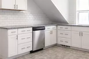 299 State St, Bristol, RI 02809 - Photo 5