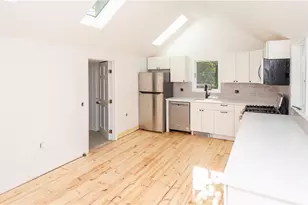 8 Pleasant St, Newport, RI 02840 - Photo 7