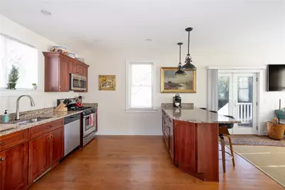 31 Edward Street, Newport, RI 02840 - Photo 3