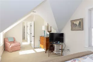 31 Edward St, Newport, RI 02840 - Photo 17