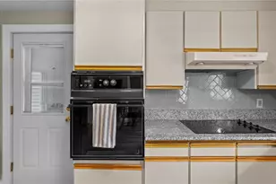 1533 E Main Rd, Portsmouth, RI 02871 - Photo 11