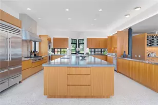 82 Nonquit Ln, Tiverton, RI 02878 - Photo 9
