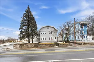 372 Cumberland Hill Rd, Woonsocket, RI 02895 - Photo 9