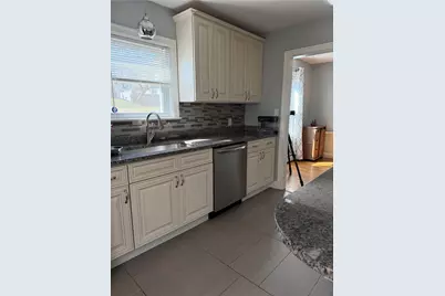 425 Park Avenue, Cranston, RI 02910 - Photo 3