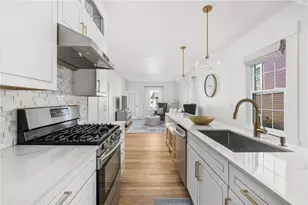 17 Old Beach Rd, Newport, RI 02840 - Photo 11