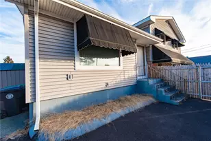 1020 Warwick Ave, Warwick, RI 02888 - Photo 3