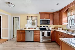 346 Chestnut St, Warwick, RI 02888 - Photo 13