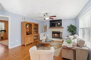 45 Gilbert Stuart Dr, Warwick, RI 02818 - Photo 9