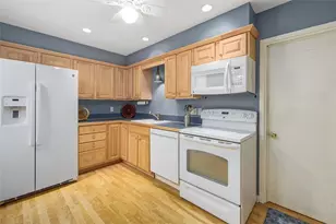 302 Chatham Cir, Warwick, RI 02886 - Photo 11