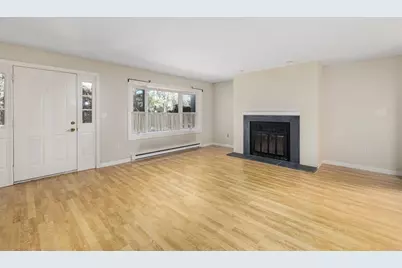 302 Chatham Circle, Warwick, RI 02886 - Photo 3