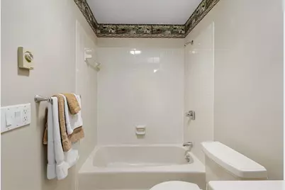 302 Chatham Circle, Warwick, RI 02886 - Photo 23