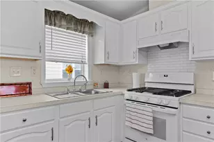 1 2nd St, Portsmouth, RI 02871 - Photo 11