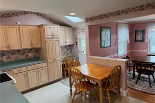 20 Hilltop Dr, Cranston, RI 02920 - Photo 7