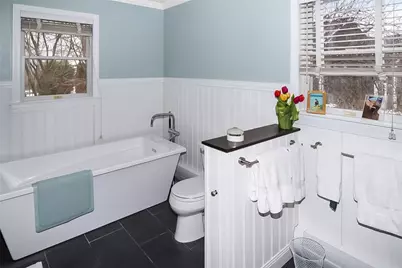 641 Middle Road, Portsmouth, RI 02871 - Photo 17