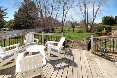 641 Middle Road, Portsmouth, RI 02871 - Photo 9