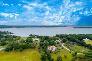 15 Courageous Cir, Bristol, RI 02809 - Photo 3