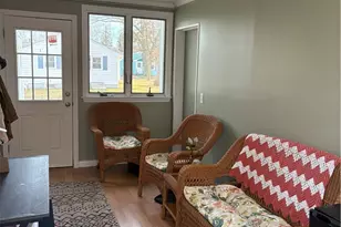 29 Dakota St, Providence, RI 02904 - Photo 9