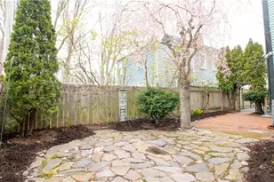 21 School St, Newport, RI 02840 - Photo 3