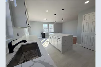 362 Kenyon Avenue, Pawtucket, RI 02861 - Photo 7