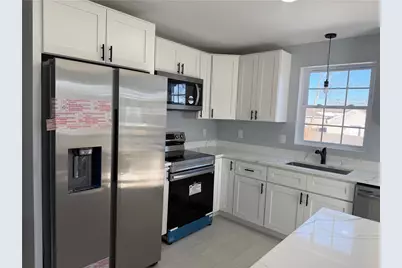 362 Kenyon Avenue, Pawtucket, RI 02861 - Photo 5