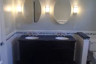 490 Broadway Rd, Newport, RI 02840 - Photo 15