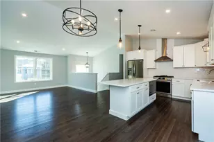 5 June Ct, West Warwick, RI 02893 - Photo 3