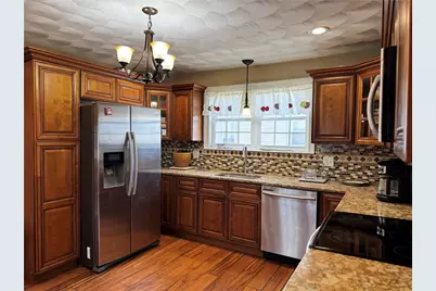 72 Concord Avenue, Cranston, RI 02904 - Photo 3