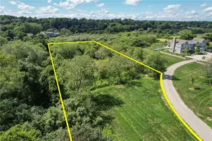 100 Summerfield Ln, Middletown, RI 02842 - Photo 1