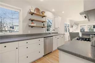 7 Hawthorne Ave, Bristol, RI 02809 - Photo 7