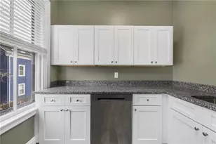 44 Sycamore St, Providence, RI 02909 - Photo 7