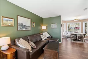 12 Dean Ct, Warwick, RI 02889 - Photo 5