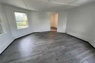 38 Rhode Island Ave, Newport, RI 02840 - Photo 15