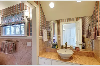 750 Elmgrove Avenue, Providence, RI 02906 - Photo 37