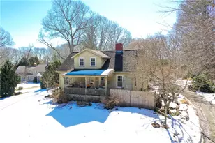 29 N Lake Dr, Barrington, RI 02806 - Photo 7